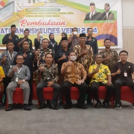 Foto Bersama Ketua DPRD Inhil dan Peserta Pelatiha