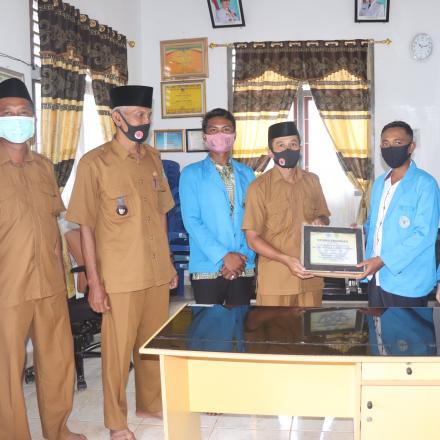 PENYERAHAN PIAGAM PENGHARGAAN KKN UINSTS JAMBI